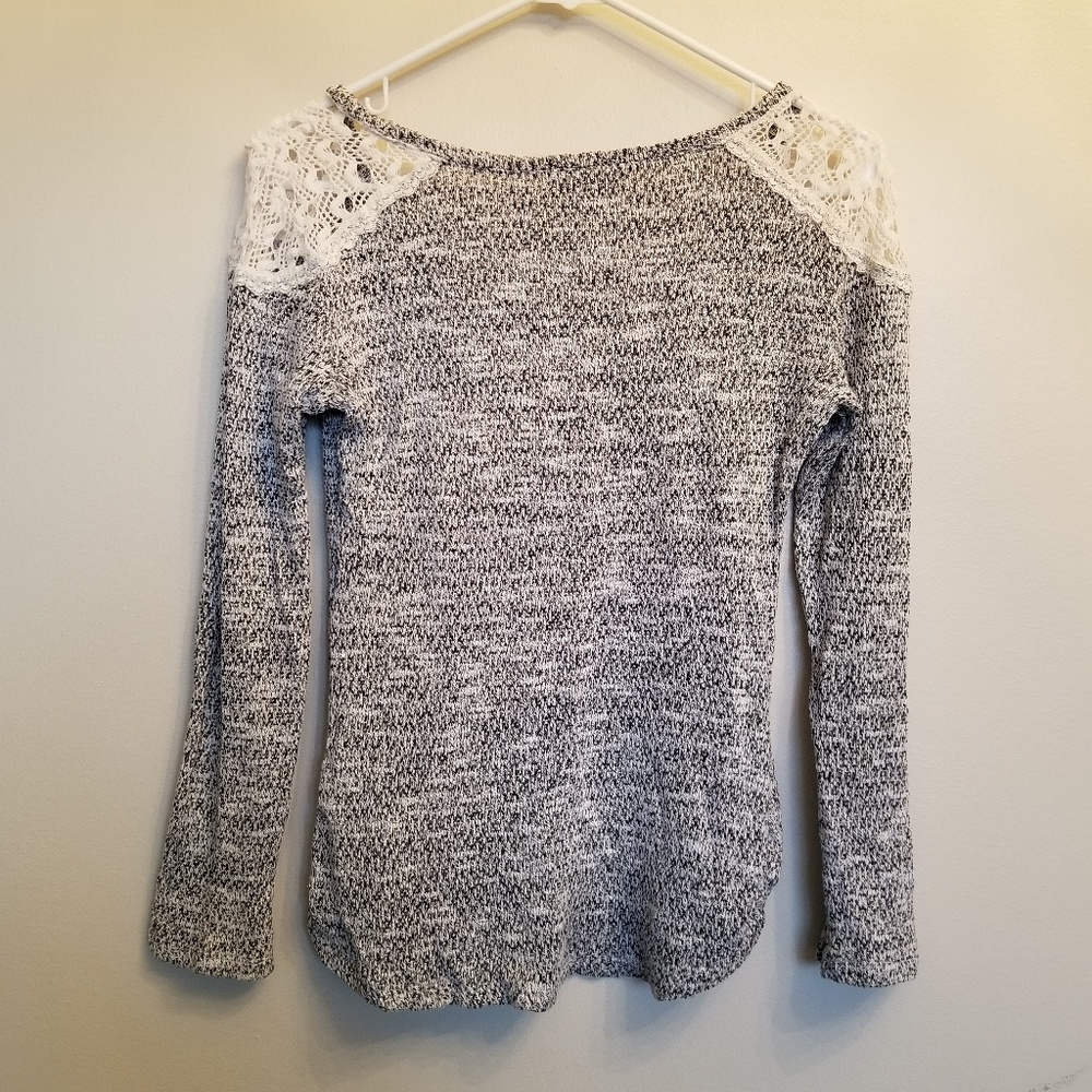 Arizona Jean sweater. - Picture 5 of 5